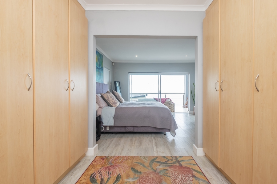 5 Bedroom Property for Sale in Murdock Valley Western Cape